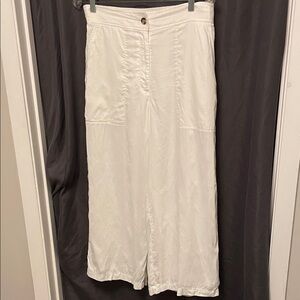 Club Monaco White Capris Size 8